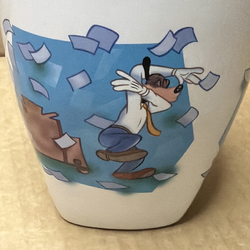 Disney World "Goofy Copier Strategies Class No. 001: Makin' Copies" 22oz Mug/Cup - Picture 4 of 5